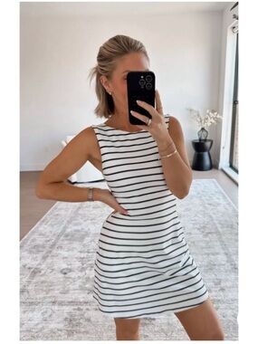 Abercrombie & Fitch YPB sculptLUX Slash Mini Dress